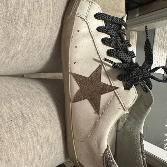 ShuShop White and Brown Sneakers with Textured Laces - Picture 3 of 4